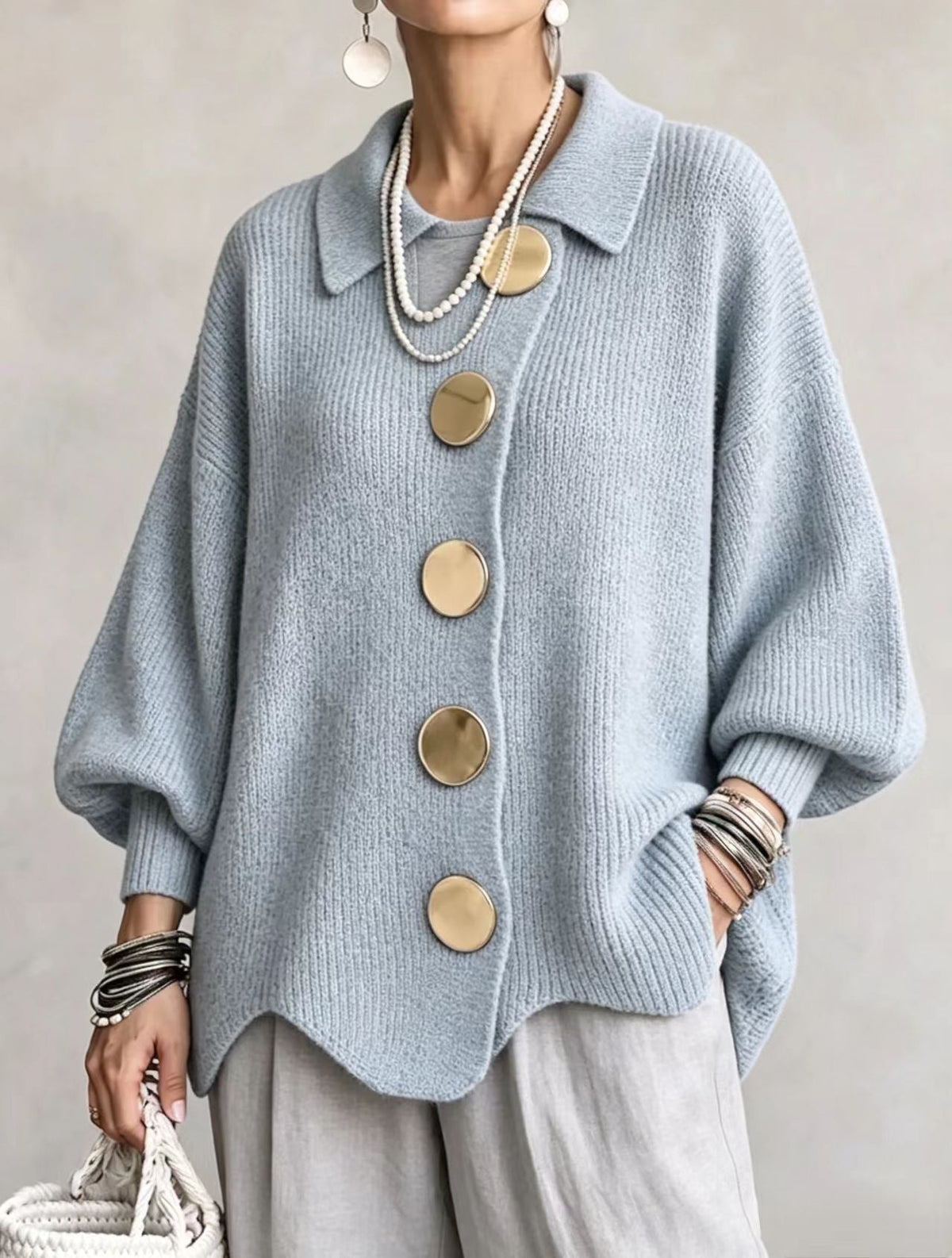 Luna | Cardigan oversize con grandi bottoni dorati