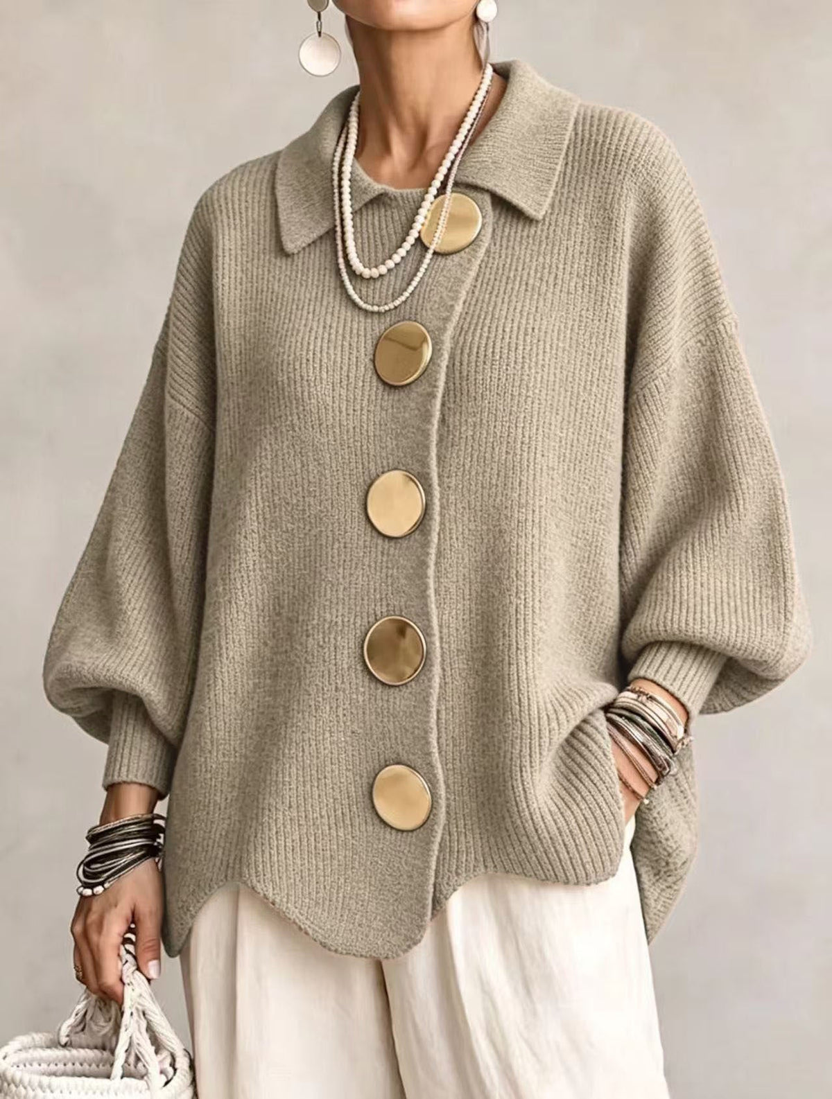 Luna | Cardigan oversize con grandi bottoni dorati